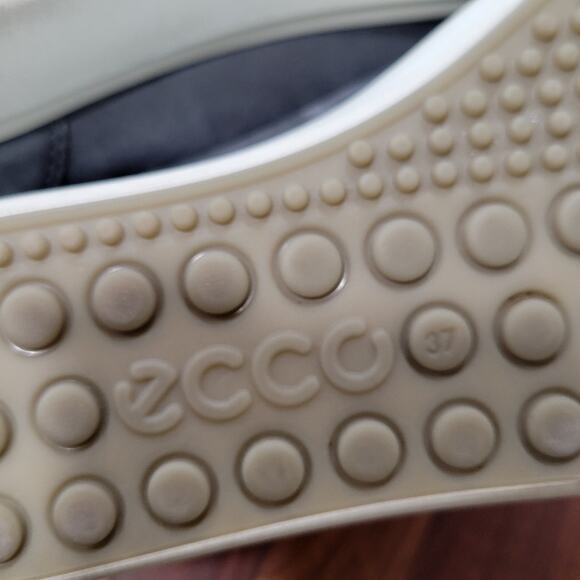 Ecco Soft 7 Woman's Nubuck Zip Bootie Leather Grey Size 37 (8 - 8.5) - Picture 15 of 15